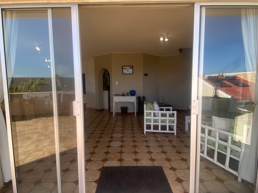5 Bedroom Property for Sale in Cintsa East Eastern Cape